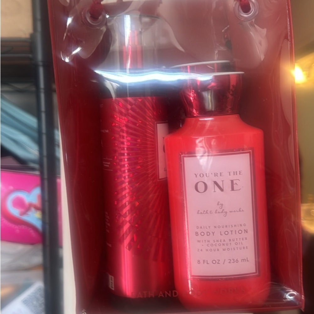Bath & Body Set - Red - Picture 3 of 3